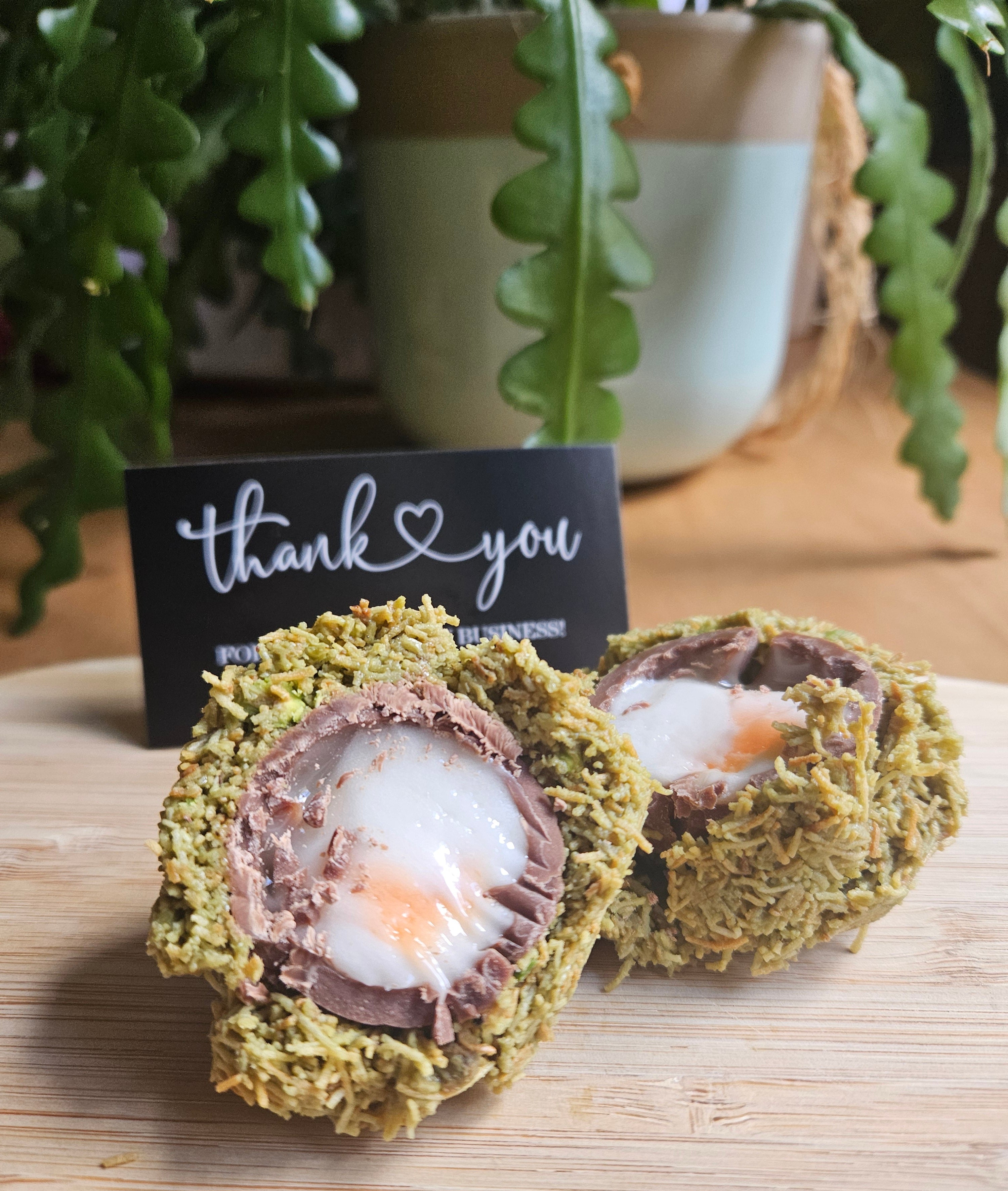 DUBAI PISTACHIO CREME EGG