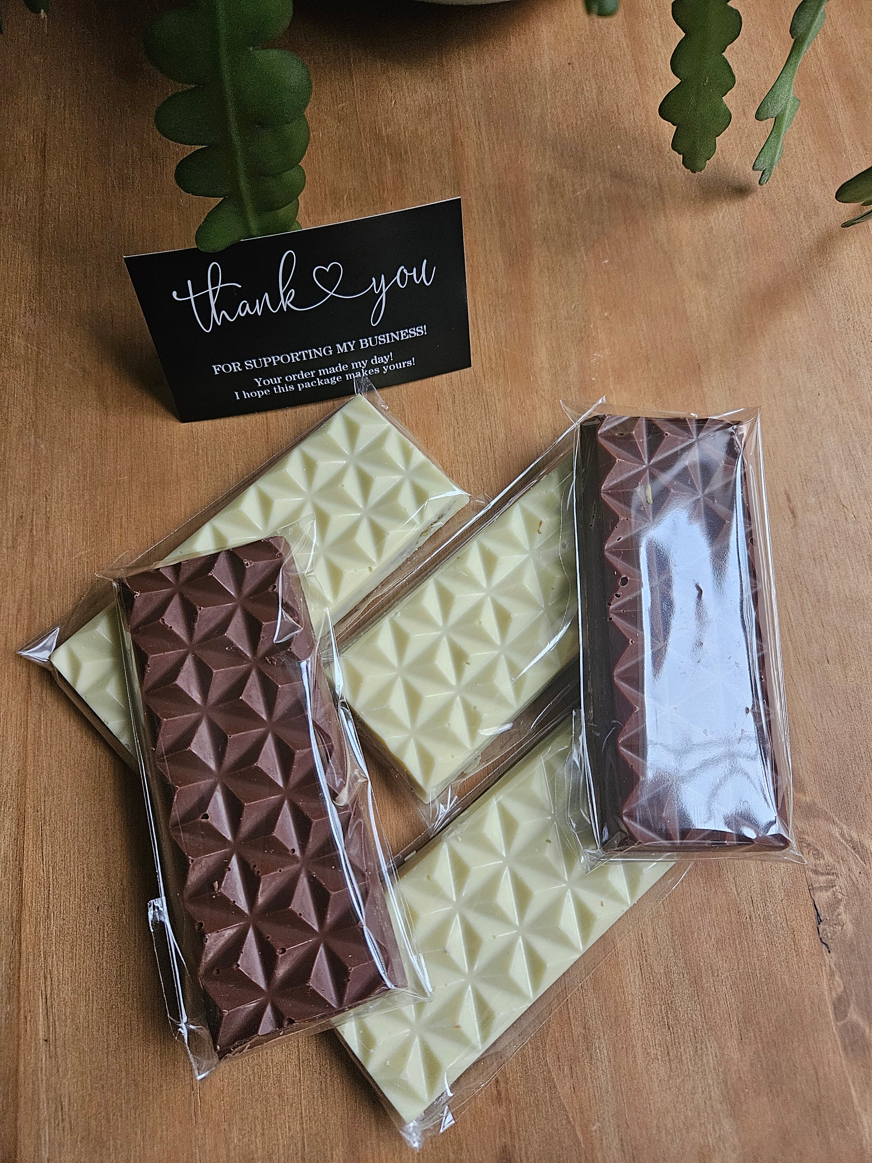 DUBAI PISTACHIO KUNAFA CHOCOLATE BAR